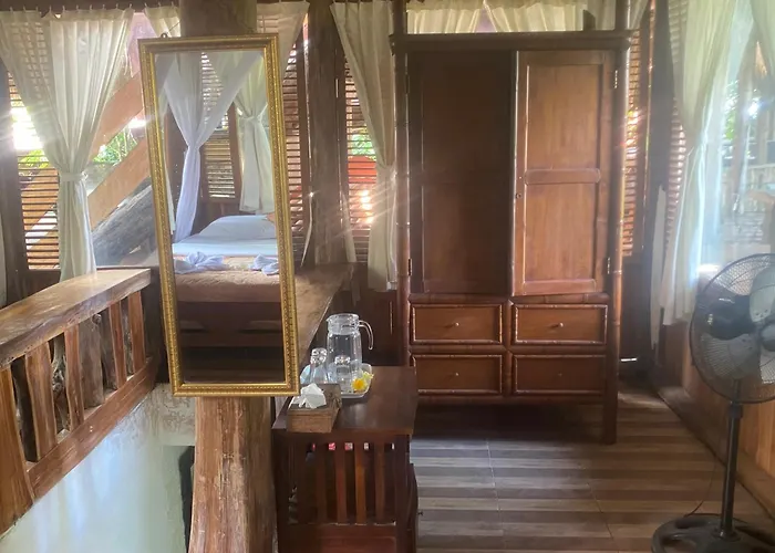 巴厘岛欧姆尼缇酒店 2* 新加拉惹
