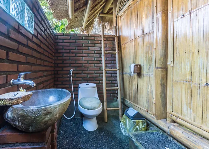 Gasthuis Omunity Bali 2*